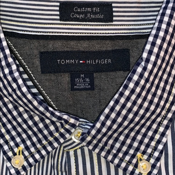 🔥TOMMY HILFIGER BUTTON DOWN DRESS SHIRT🔥 - Picture 4 of 4